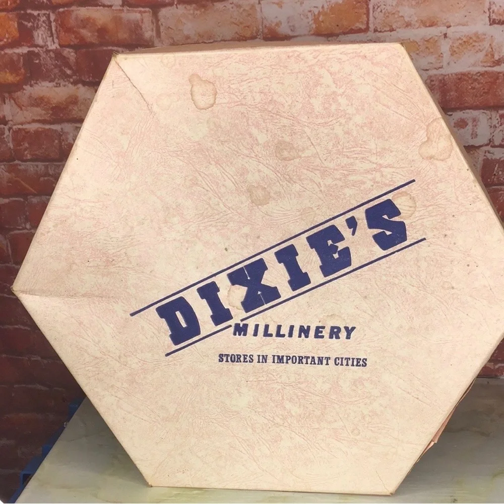 Dixie's Millinery Black Raffia SunHat and Hat Box